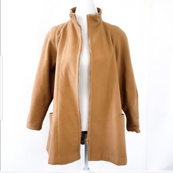 Metropolitan New York 10001 Jackets & Blazers - Ladies VTG 100% Wool Camel Swing Coat